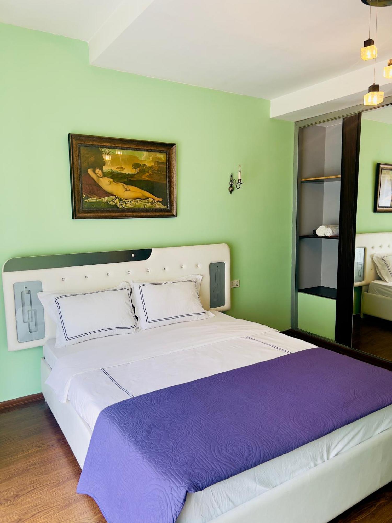 Apartment Maisi Batoemi Buitenkant foto
