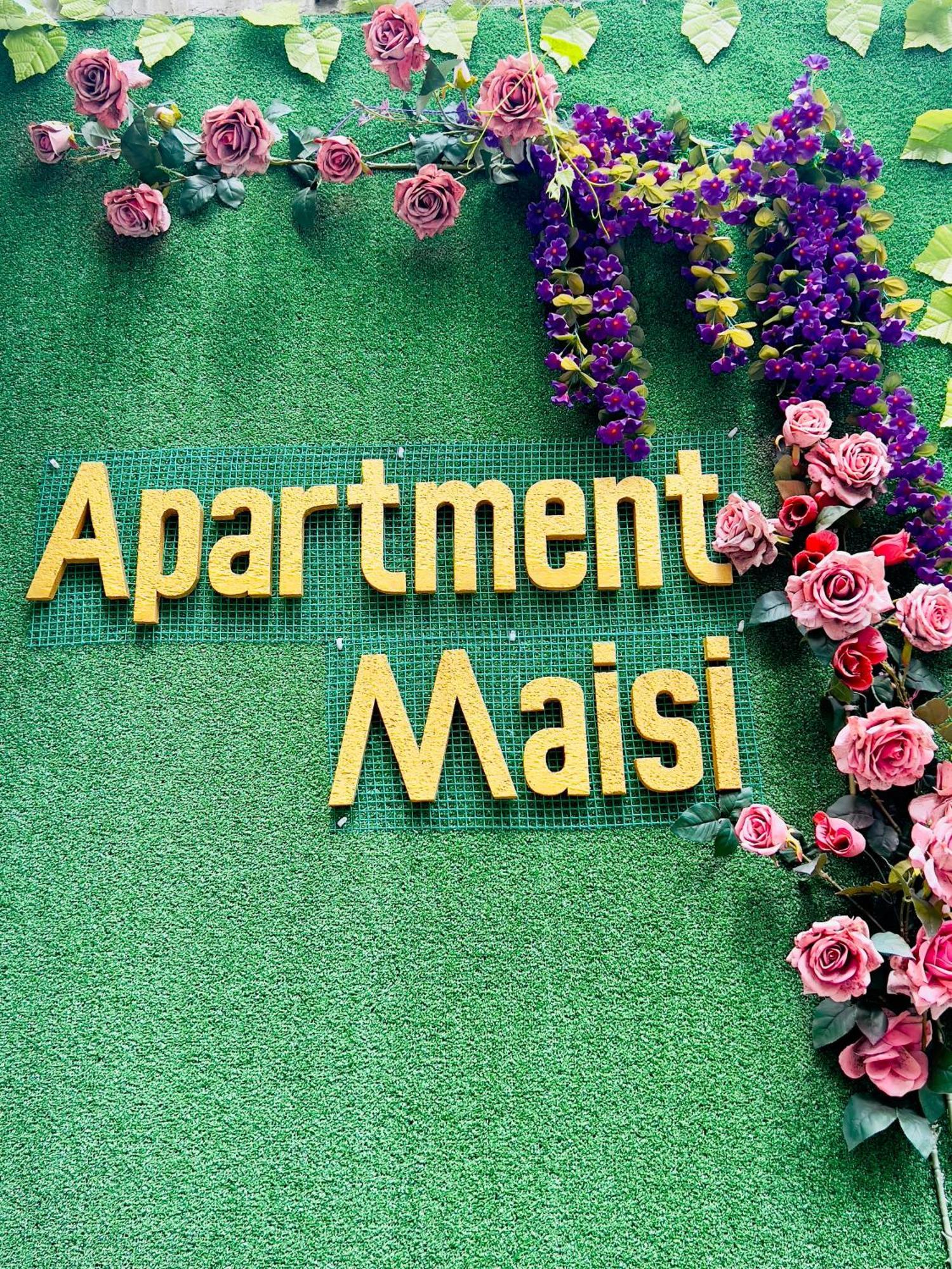 Apartment Maisi Batoemi Buitenkant foto