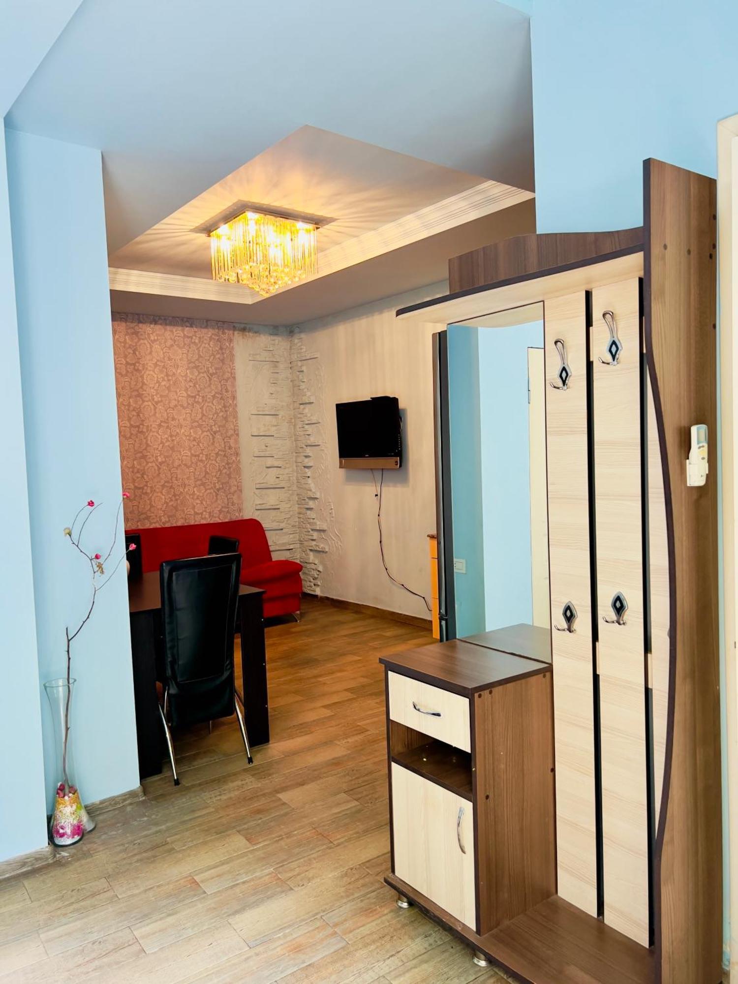 Apartment Maisi Batoemi Buitenkant foto